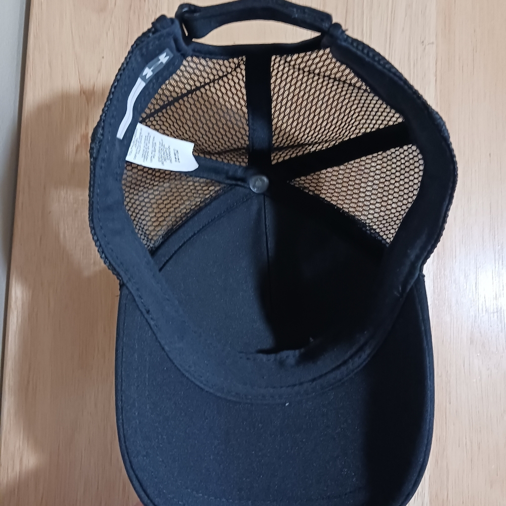 Under Armour Trucker Hat Youth Cap Black White Pink Holagram Logo Velcro Strap - Picture 7 of 9